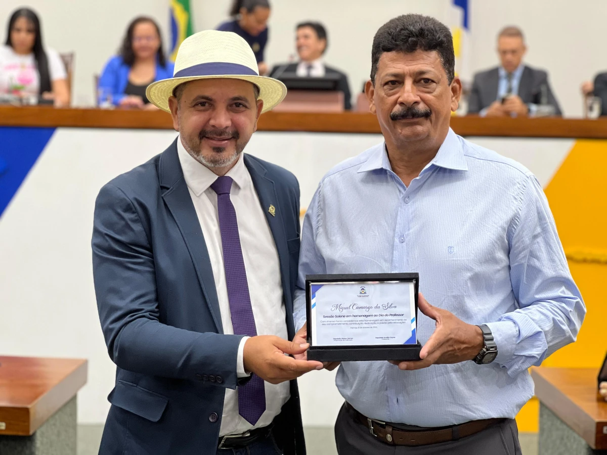 Wiston Gomes homenageia professor com 33 anos de história em Sessão Solene