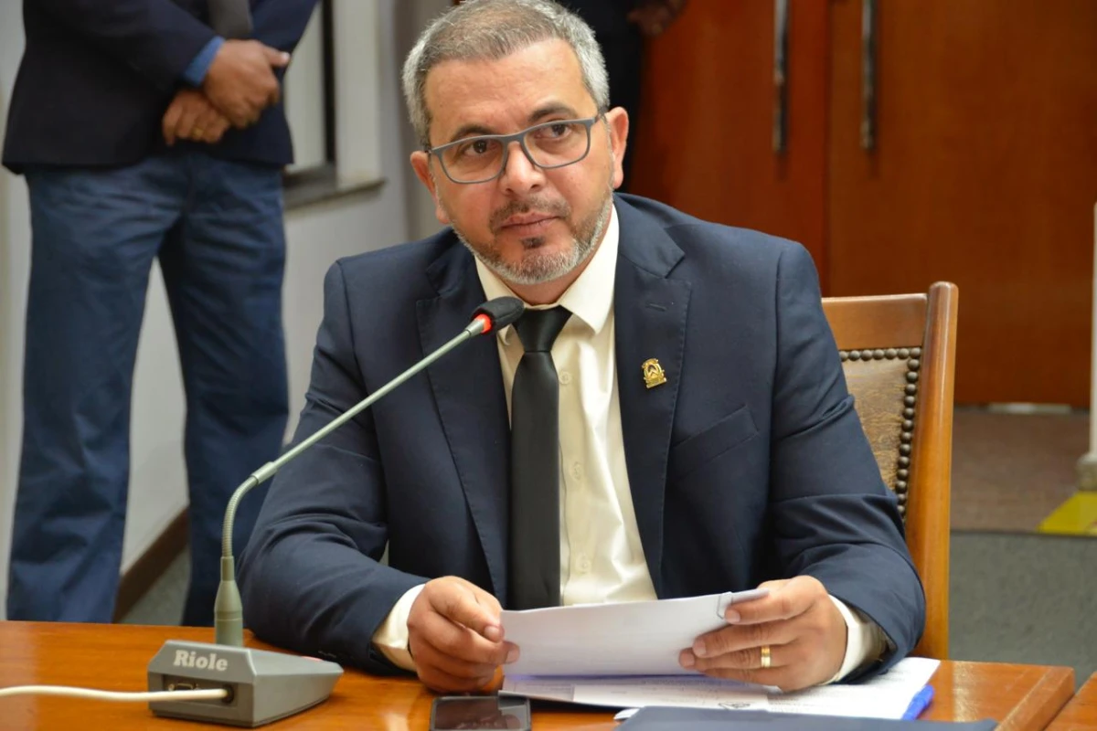 Wiston Gomes requer unidade de tratamento de hemodiálise em Paraíso