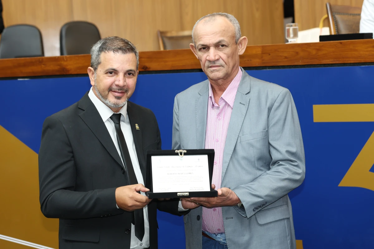 Wiston Gomes homenageia tradicional vendedor de chambari da Capital